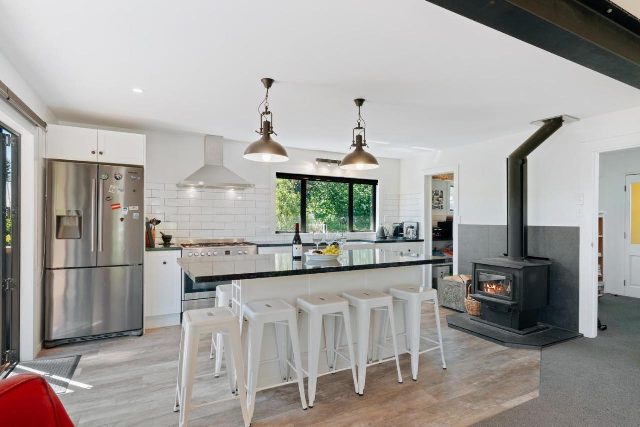 Views On Parry - Lake Hawea Holiday Home Exterior foto